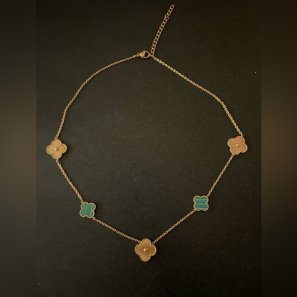 Green and gold clover necklace
